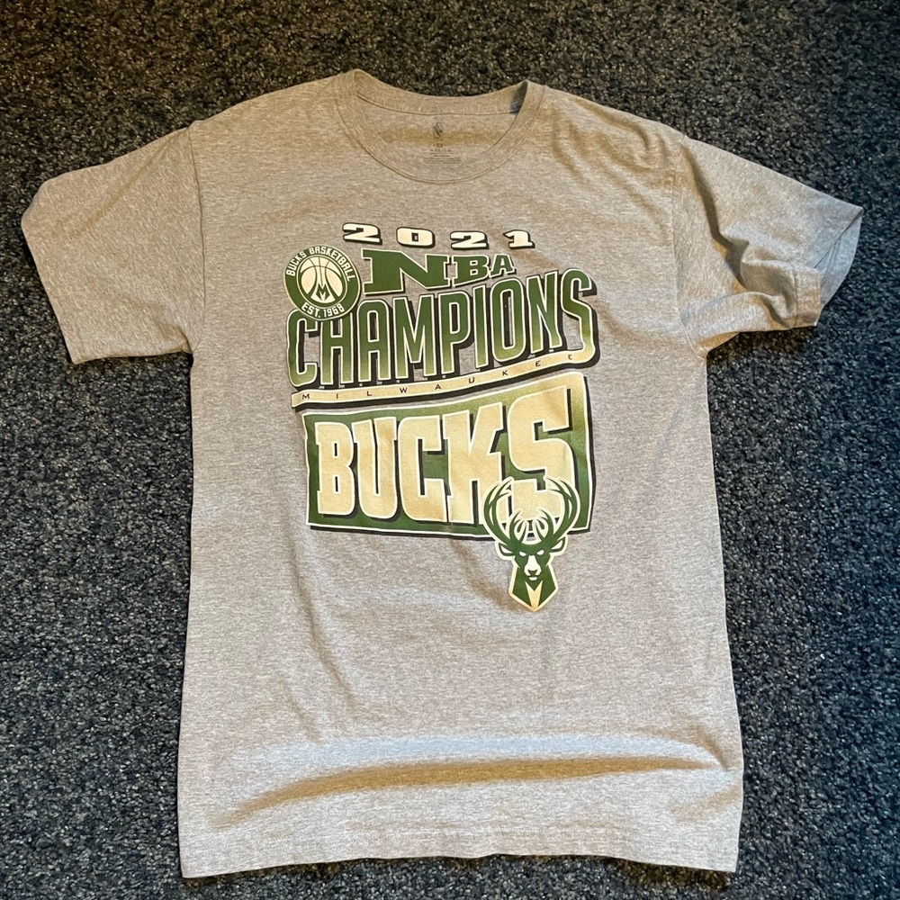 Men’s Milwaukee Bucks Shirt
